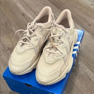 Adidas Ozweego Sneakers